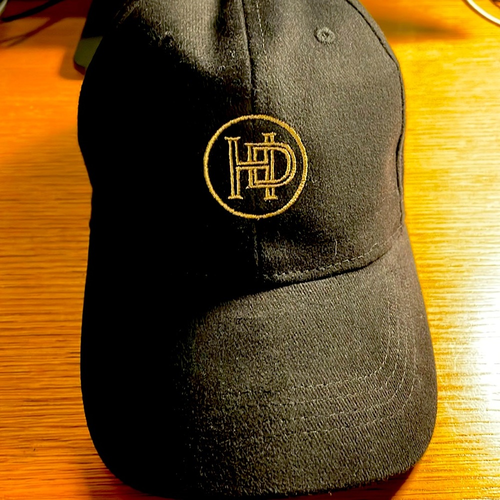 Unique Heaven’s Door (whiskey) cap.  One size fits all.